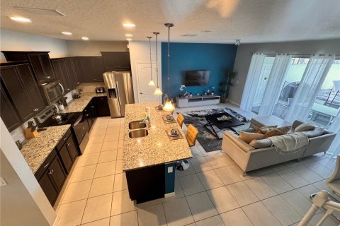 Adosado en venta en Kissimmee, Florida, 5 dormitorios, 210.24 m2 № 1907212 - foto 7