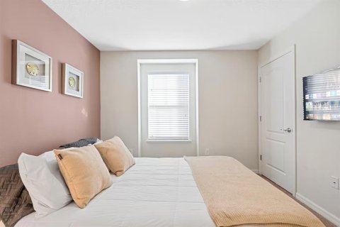 Adosado en venta en Kissimmee, Florida, 5 dormitorios, 210.24 m2 № 1907212 - foto 24