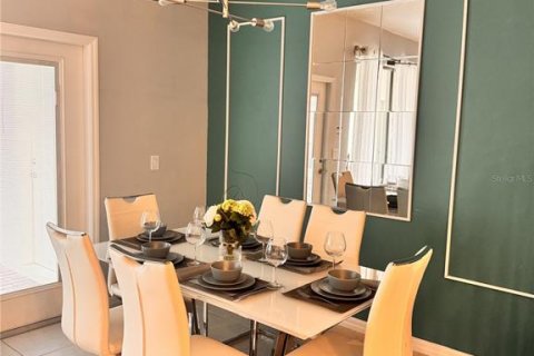 Adosado en venta en Kissimmee, Florida, 5 dormitorios, 210.24 m2 № 1907212 - foto 6