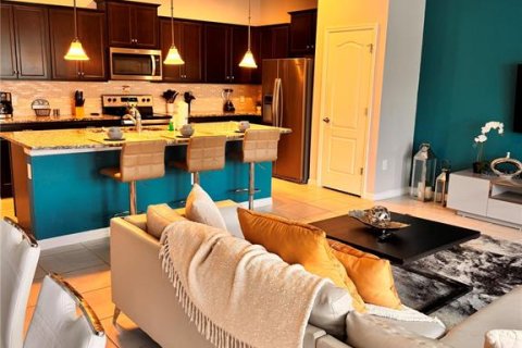 Adosado en venta en Kissimmee, Florida, 5 dormitorios, 210.24 m2 № 1907212 - foto 8