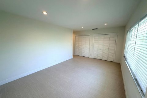 Villa ou maison à vendre à Pompano Beach, Floride: 3 chambres, 170.94 m2 № 2185346 - photo 9