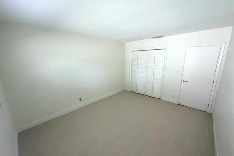 Villa ou maison à vendre à Pompano Beach, Floride: 3 chambres, 170.94 m2 № 2185346 - photo 12