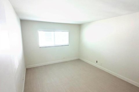Villa ou maison à vendre à Pompano Beach, Floride: 3 chambres, 170.94 m2 № 2185346 - photo 13