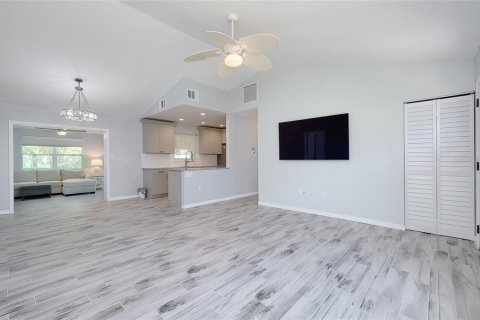 House in Port Charlotte, Florida 2 bedrooms, 115.66 sq.m. № 2396255 - photo 9