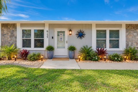 House in Port Charlotte, Florida 2 bedrooms, 115.66 sq.m. № 2396255 - photo 4