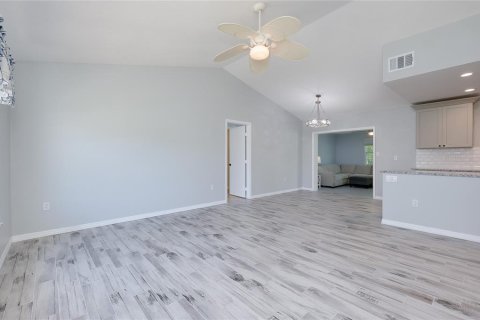 House in Port Charlotte, Florida 2 bedrooms, 115.66 sq.m. № 2396255 - photo 7