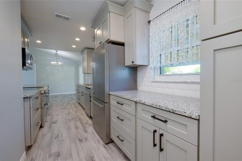 House in Port Charlotte, Florida 2 bedrooms, 115.66 sq.m. № 2396255 - photo 15