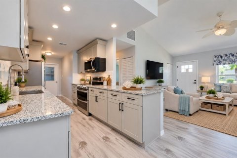 House in Port Charlotte, Florida 2 bedrooms, 115.66 sq.m. № 2396255 - photo 13