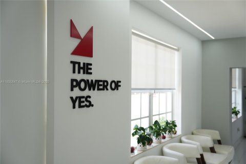 Commercial property in Hollywood, Florida № 1958424 - photo 6