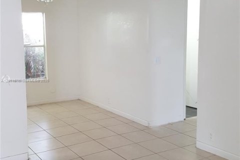 Apartment in Miami, Florida 2 bedrooms, 108.7 sq.m. № 2075291 - photo 8
