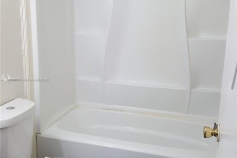 Apartment in Miami, Florida 2 bedrooms, 108.7 sq.m. № 2075291 - photo 10