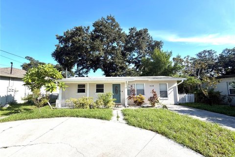 House in Tampa, Florida 3 bedrooms, 128.95 sq.m. № 2360716