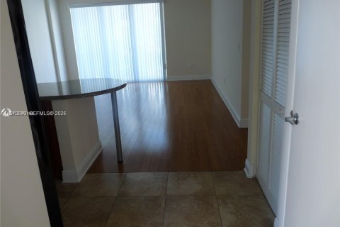 Copropriété à louer à Miami, Floride: 2 chambres, 103.96 m2 № 2049922 - photo 9