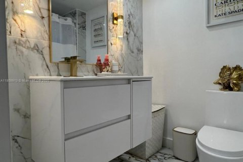 Condo in Doral, Florida, 2 bedrooms  № 1750378 - photo 14