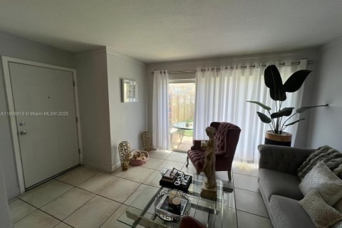 Condo in Doral, Florida, 2 bedrooms  № 1750378 - photo 25