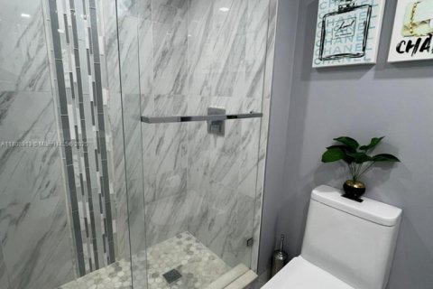Condo in Doral, Florida, 2 bedrooms  № 1750378 - photo 7