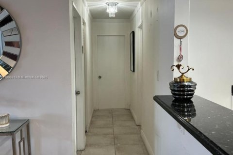 Condo in Doral, Florida, 2 bedrooms  № 1750378 - photo 6
