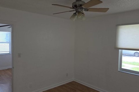 Villa ou maison à vendre à Saint Petersburg, Floride: 3 chambres, 90.67 m2 № 1800412 - photo 17