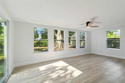 House in Sarasota, Florida 3 bedrooms, 114.08 sq.m. № 1821474 - photo 14
