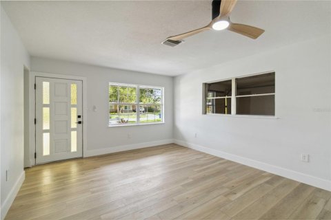 House in Sarasota, Florida 3 bedrooms, 114.08 sq.m. № 1821474 - photo 3