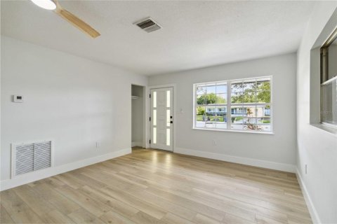 House in Sarasota, Florida 3 bedrooms, 114.08 sq.m. № 1821474 - photo 6
