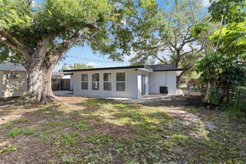 House in Sarasota, Florida 3 bedrooms, 114.08 sq.m. № 1821474 - photo 22