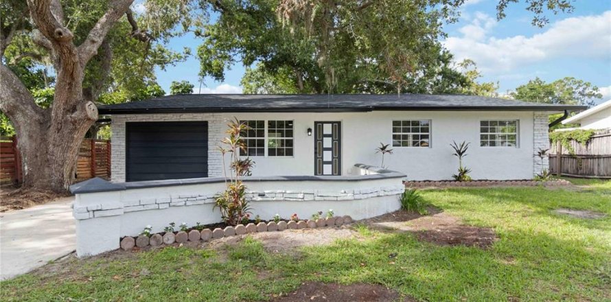 House in Sarasota, Florida 3 bedrooms, 114.08 sq.m. № 1821474