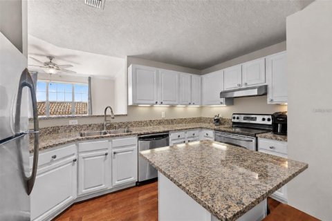 Copropriété à louer à Tampa, Floride: 2 chambres, 99.68 m2 № 2428658 - photo 2
