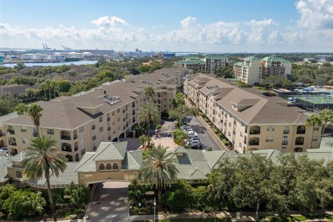 Condo à Tampa, Floride, 2 chambres  № 2428658