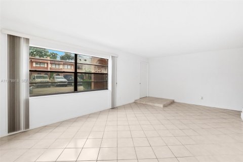Adosado en venta en Davie, Florida, 3 dormitorios, 147.71 m2 № 2080125 - foto 4
