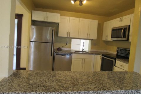 Villa ou maison à louer à Miramar, Floride: 3 chambres, 154.22 m2 № 2007016 - photo 7