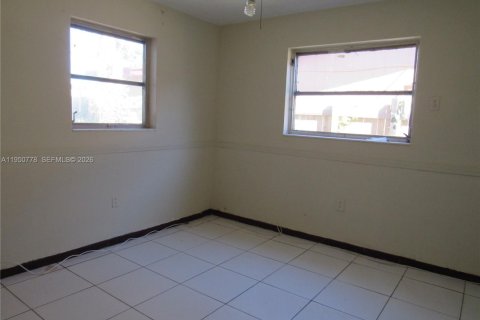 Villa ou maison à louer à Miramar, Floride: 3 chambres, 154.22 m2 № 2007016 - photo 9