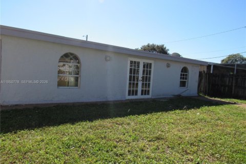 Villa ou maison à louer à Miramar, Floride: 3 chambres, 154.22 m2 № 2007016 - photo 16