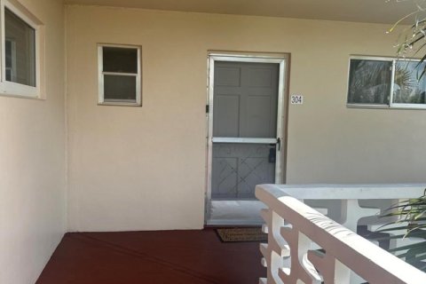 Copropriété à vendre à Lake Worth, Floride: 2 chambres, 100.33 m2 № 2146366 - photo 3