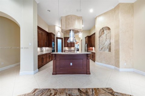 House in Miami, Florida 4 bedrooms, 433.11 sq.m. № 2006650 - photo 19