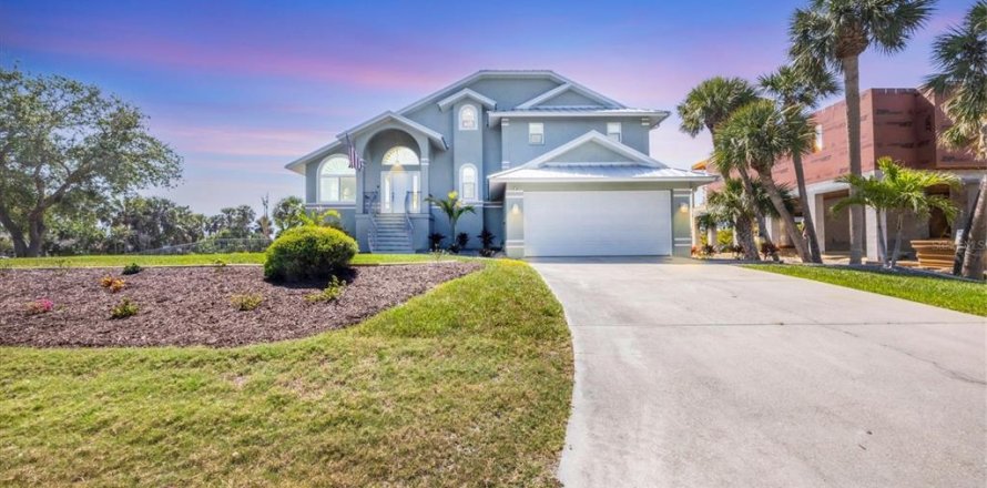 House in Englewood, Florida 3 bedrooms, 214.23 sq.m. № 1734839