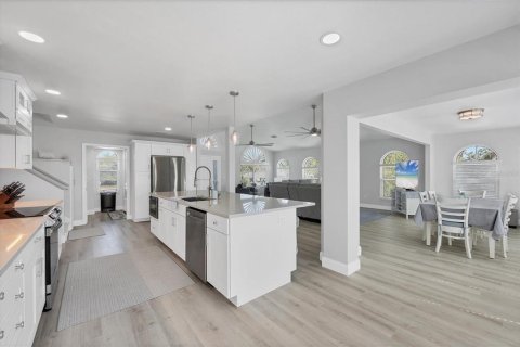 House in Englewood, Florida 3 bedrooms, 214.23 sq.m. № 1734839 - photo 18