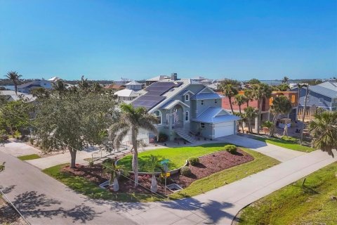 House in Englewood, Florida 3 bedrooms, 214.23 sq.m. № 1734839 - photo 7