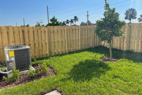 Townhouse in Homestead, Florida 3 bedrooms, 149.76 sq.m. № 1921583 - photo 29