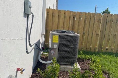 Townhouse in Homestead, Florida 3 bedrooms, 149.76 sq.m. № 1921583 - photo 26