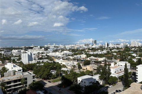 Condo in Miami Beach, Florida, 2 bedrooms № 2033652 - photo 24