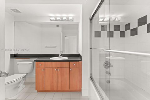 Condo in Miami Beach, Florida, 2 bedrooms № 2033652 - photo 10