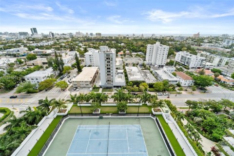 Condo in Miami Beach, Florida, 2 bedrooms № 2033652 - photo 17