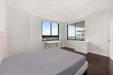 Condo in Miami Beach, Florida, 2 bedrooms № 2033652 - photo 13