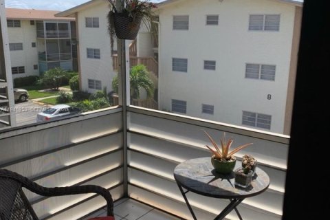 Condo in Miami, Florida, 2 bedrooms  № 2152925 - photo 5