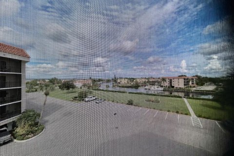 Condominio en alquiler en Punta Gorda, Florida, 1 dormitorio, 99.96 m2 № 2398784 - foto 16