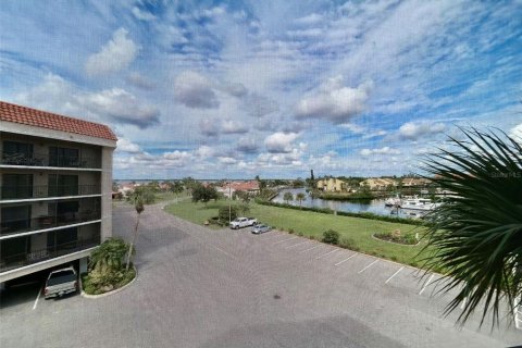 Condominio en alquiler en Punta Gorda, Florida, 1 dormitorio, 99.96 m2 № 2398784 - foto 17
