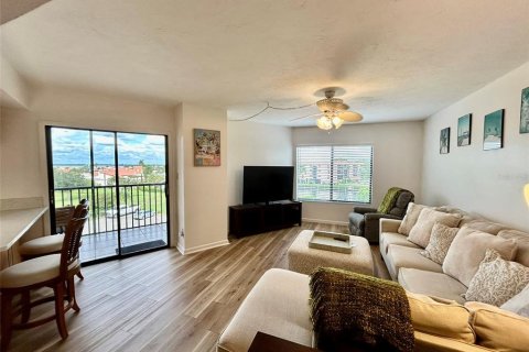 Condominio en alquiler en Punta Gorda, Florida, 1 dormitorio, 99.96 m2 № 2398784 - foto 3