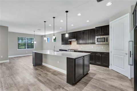 House in Fort Myers, Florida 3 bedrooms, 231.33 sq.m. № 1583591 - photo 6