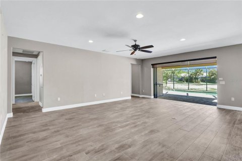 House in Fort Myers, Florida 3 bedrooms, 231.33 sq.m. № 1583591 - photo 4
